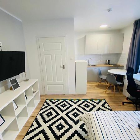 Апартаменти Bezagenta Mozart5 Studio Easy Access To City Wifi Варшава Екстер'єр фото